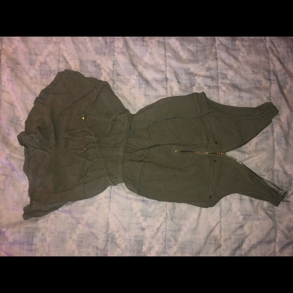 Guess Romper - Picture 1 of 2